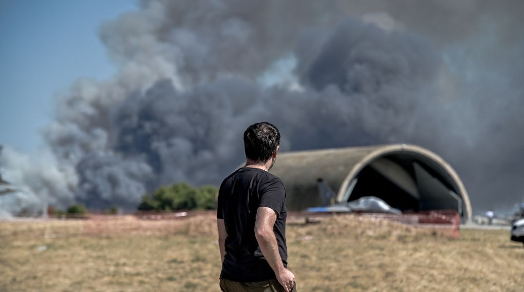 Σε πλήρη εξέλιξη η έρευνα για την πτώση του Phantom στην Τανάγρα - Ειδικοί εξετάζουν βίντεο, συντρίμμια και επικοινωνίες - Τριήμερο πένθος στις Ένοπλες Δυνάμεις