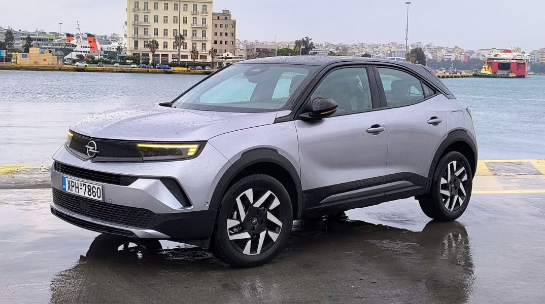 Οδηγούμε το compact SUV Opel Mokka 1.2 που δεν μπορεί να προσπεράσεις