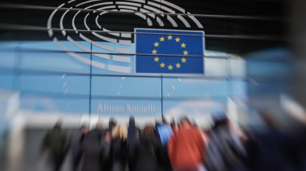 Μελέτη: Οι Ευρωπαίοι θέλουν μια ισχυρή και ενωμένη Ευρώπη, όμως η απαισιοδοξία για την πορεία της ενισχύει την αμφιβολία για το μέλλον της.