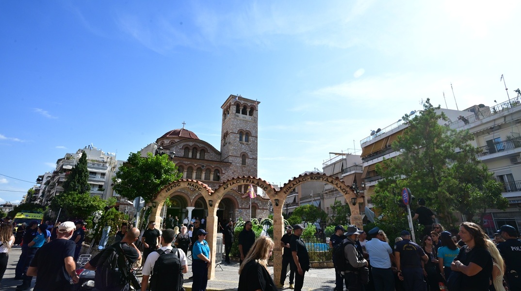 Κηδεία Γιώργου Μαζωνάκη