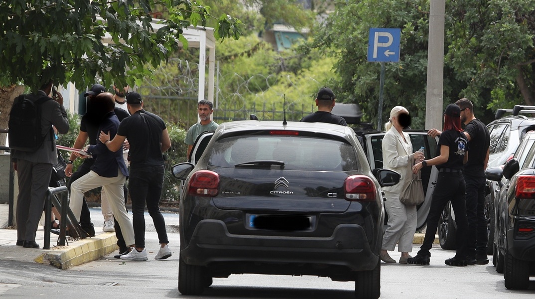 Οι δύο γιατροί που κατηγορούνται για τον θάνατο του Γιώργου Μαζωνάκη