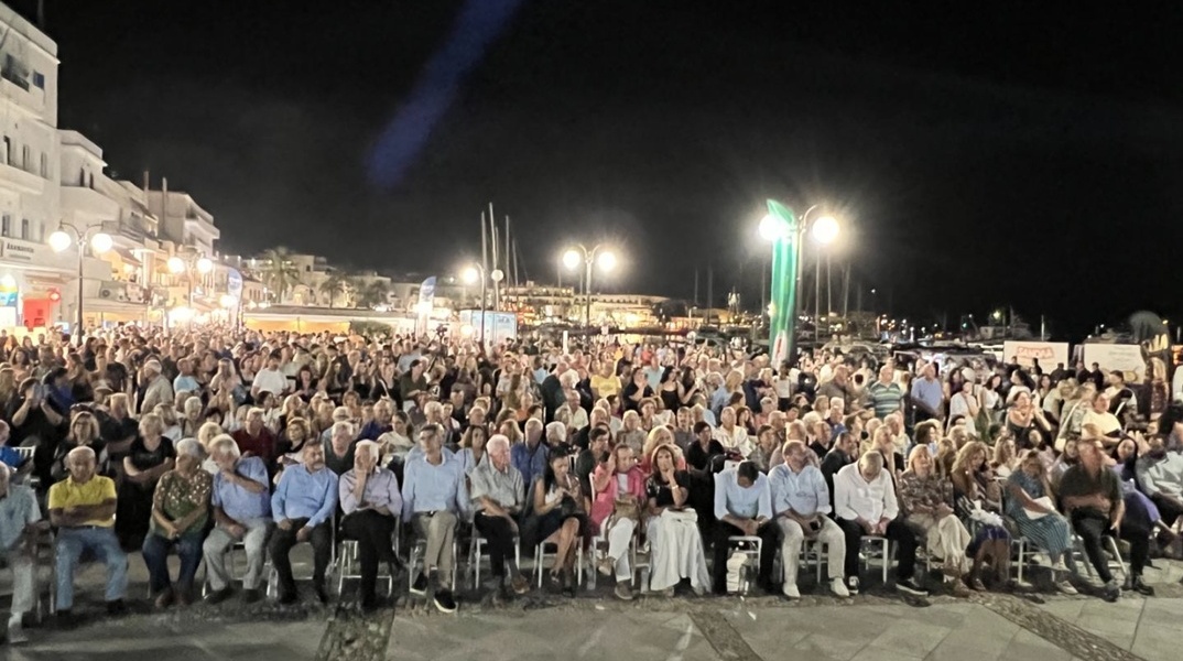 17η Γιορτή Πατάτας Νάξου: Περισσότεροι από 3.000 κάτοικοι και επισκέπτες στην πλατεία Νικηφόρου Μανδηλαρά 