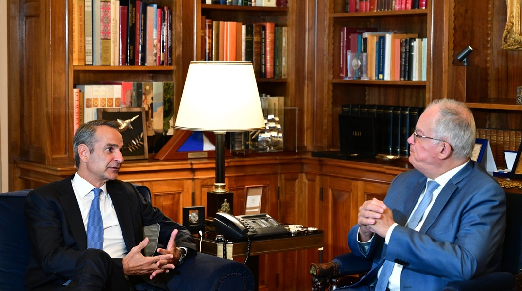 Κυριάκος Μητσοτάκης και Κωνσταντίνος Τασούλας