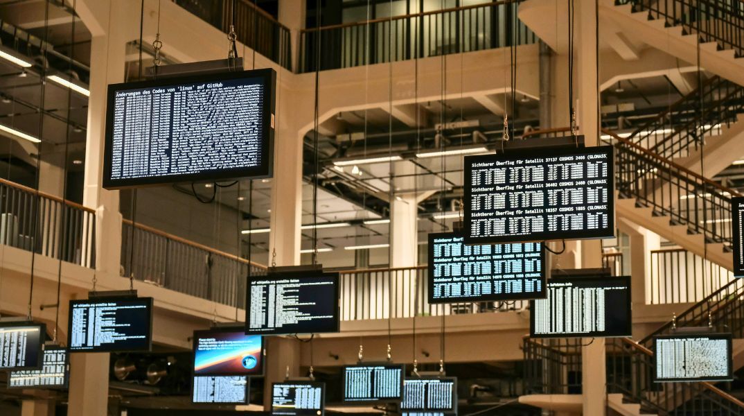 Ο πόλεμος ξεκίνησε: Θα ήθελες να φυλάνε τα δεδομένα σου οι Ρώσοι;