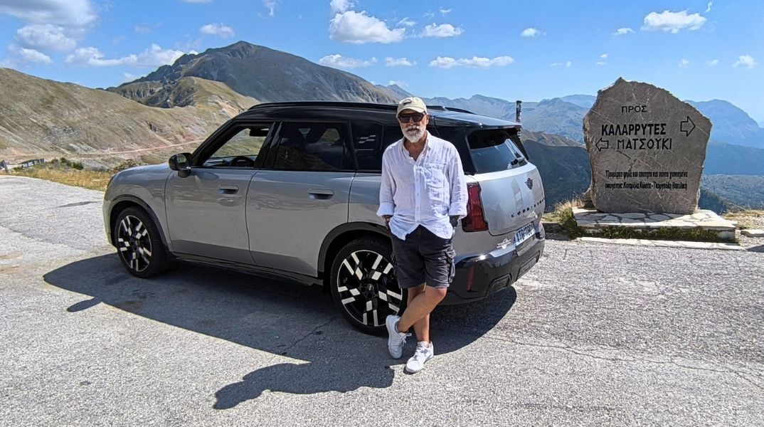 Στο επιβλητικό Πέρασμα του Μπάρου με το Mini Countryman C 