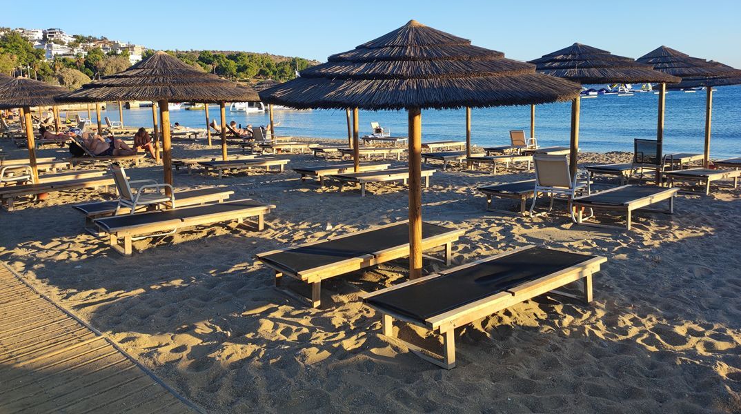 Βουλιαγμένη: «Δεν τον χτύπησα, έπαθε έμφραγμα» λέει ο 76χρονος για τον 82χρονο που πέθανε στην πλαζ