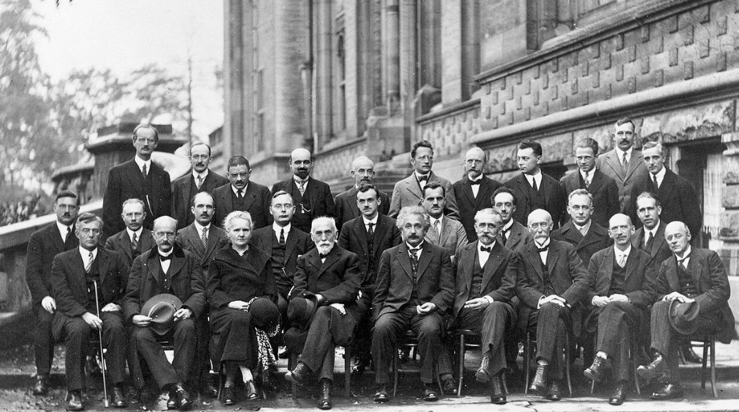 1926: 100 χρόνια από το πέρασμα στην «κυματική» θεώρηση της ύλης 