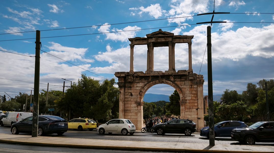 Καιρός: Ανεβαίνει η θερμοκρασία την Πέμπτη - Πού θα βρέξει