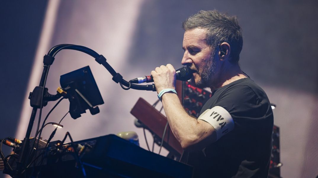 Ο Ρόμπερτ Ντελ Νάγια των Massive Attack συνελήφθη ξανά στη Βρετανία επειδή εξέφρασε δημόσια τη στήριξή του στην οργάνωση Palestine Action