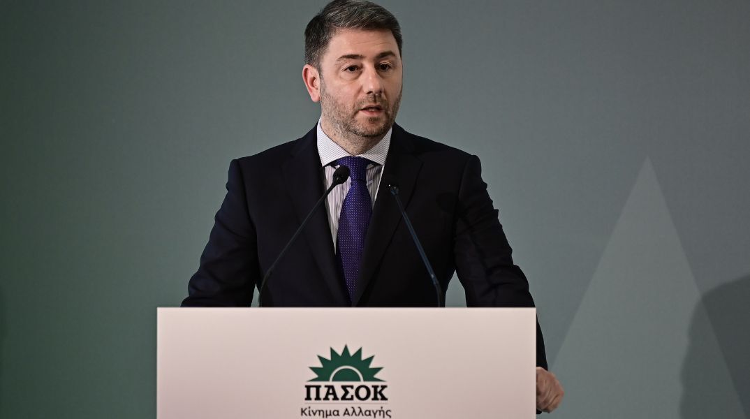 Ο Νίκος Ανδρουλάκης παρουσίασε τις προτάσεις του ΠΑΣΟΚ για τα καύσιμα - Κατηγορεί την κυβέρνηση ότι έχει «κόψει δεσμούς με την κοινωνία».