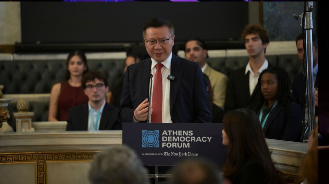 Τζανγκ Γουέιγουεϊ: Κίνα και Δύση πρέπει να μάθουν η μία από την άλλη