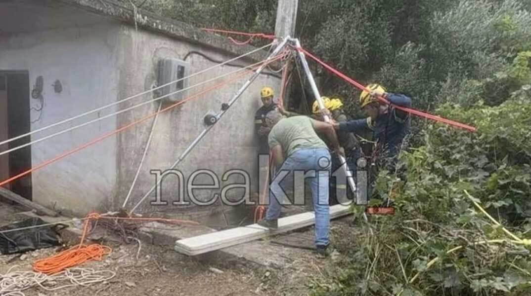 Επιχείρηση ανάσυρσης του 35χρονου από πηγάδι στην Κρήτη