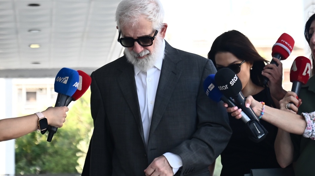 Πέτρος Φιλιππίδης
