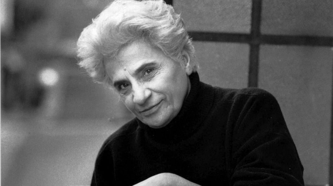 Δόμνα Σαμίου: Η Κυρά Δόμνα που αφιέρωσε τη ζωή της στο δημοτικό τραγούδι