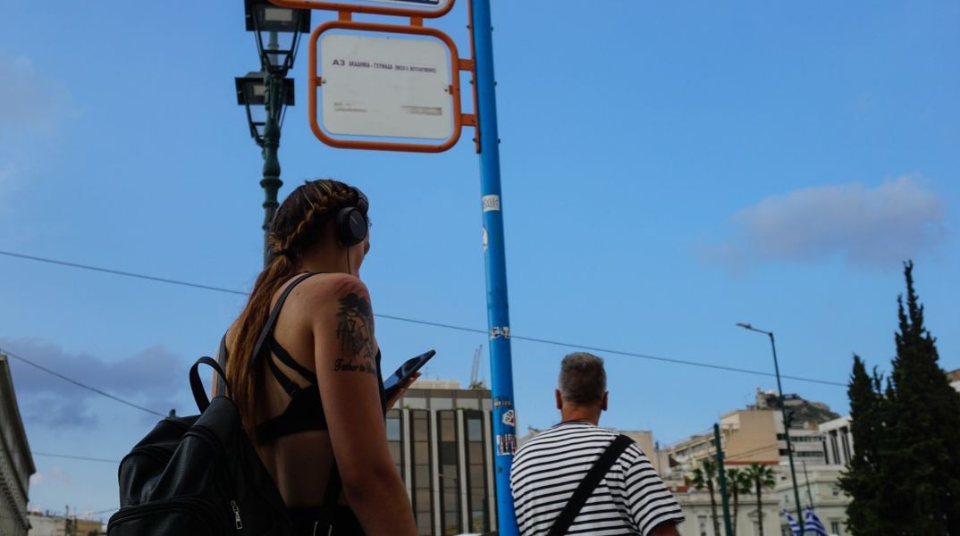 Άννα Δαμιανίδη: «Όποιος αρνείται τη βασιλεία του ΙΧ υφίσταται τις συνέπειες» - Η συγγραφέας και δημοσιογράφος περιγράφει την καθημερινή ανασφάλεια στα ΚΤΕΛ