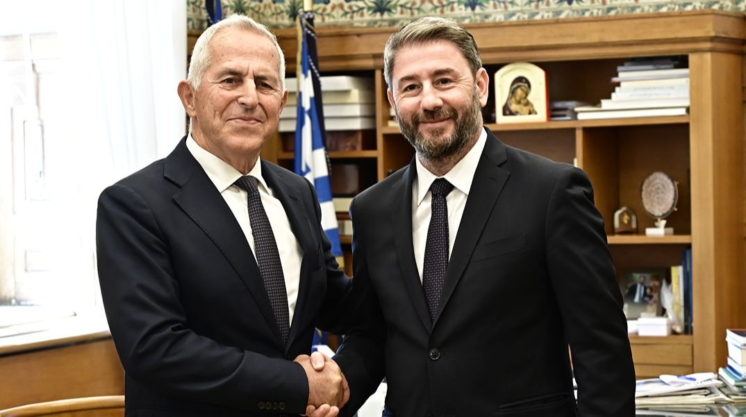 Στο ΠΑΣΟΚ και επίσημα ο Ευάγγελος Αποστολάκης - «Πηγαίνω κόντρα στο κύμα»