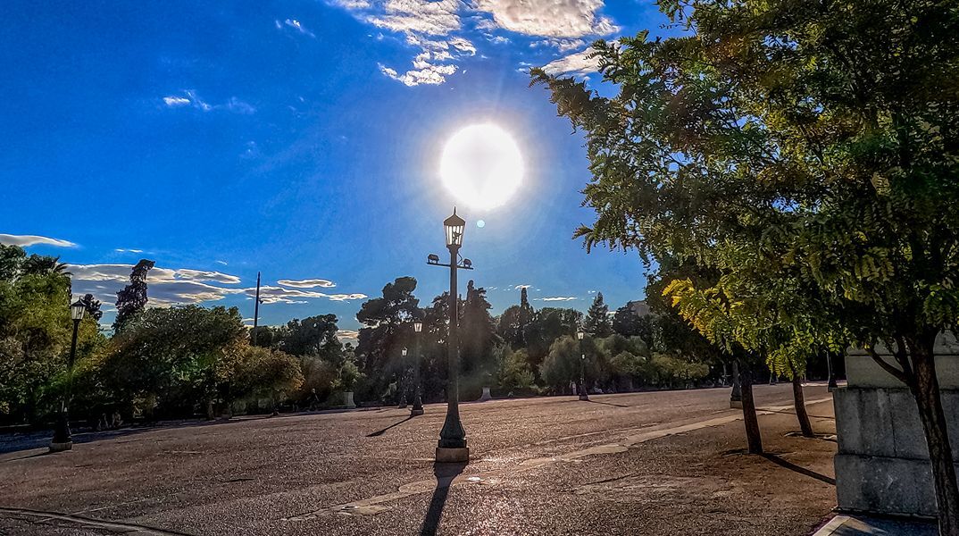 Με ηλιοφάνεια και θερμοκρασία έως τους 27 °C ο καιρός την Τρίτη