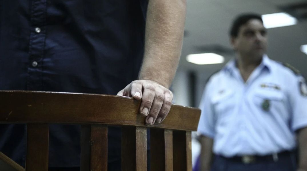 Σε 17 χρόνια κάθειρξη καταδικάστηκε 42χρονος στη Ρόδο, ο οποίος ξυλοκόπησε και επιχείρησε να πνίξει με κορδόνι 58χρονο άστεγο για να τον ληστέψει.