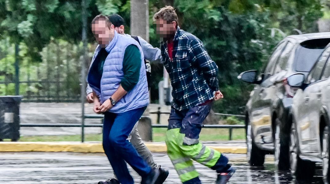 Λαύριο: Προφυλακιστέος ο 32χρονος για την επίθεση στην πρώην του και τον σύντροφό της