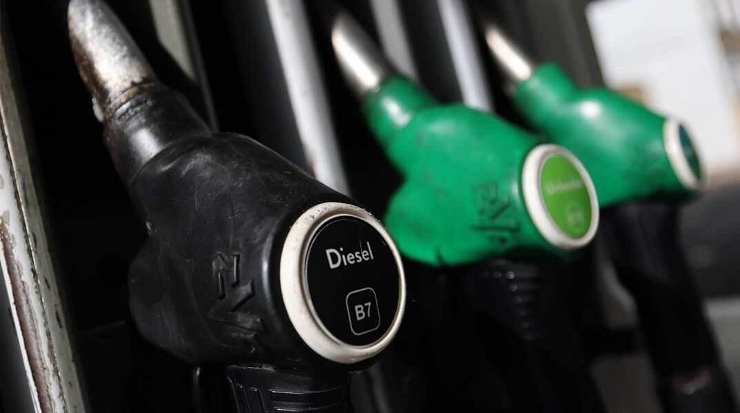 Αντλίες βενζίνης και diesel σε πρατήριο υγρών καυσίμων