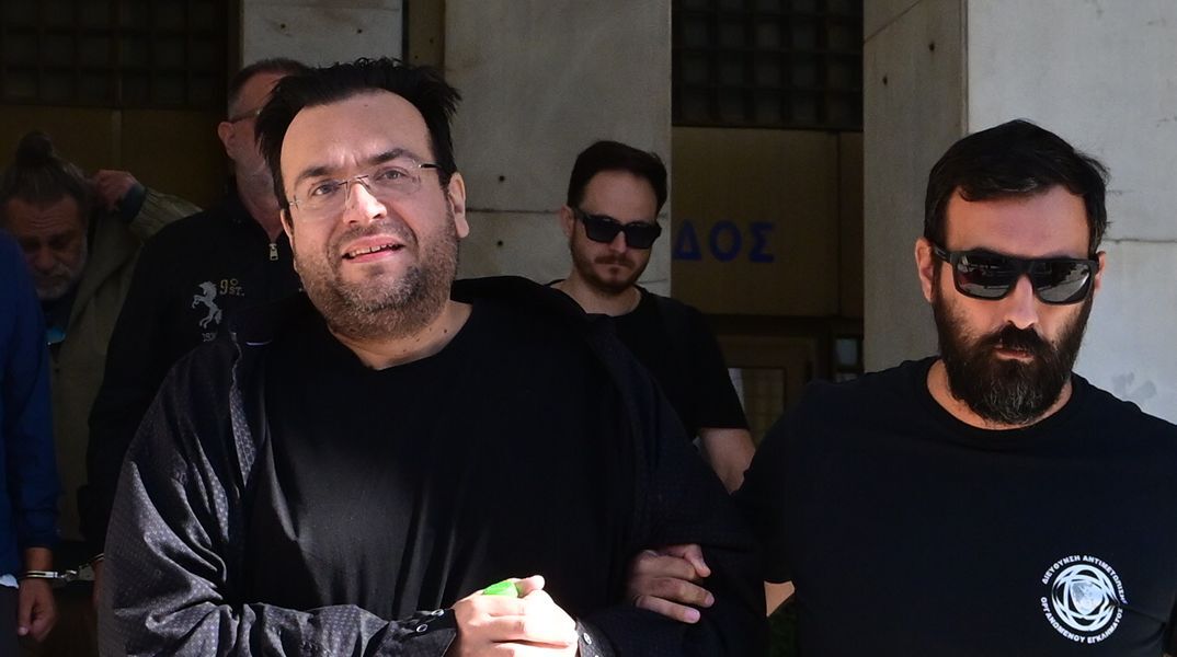 Καμπούρης: Η καταγγελία εργαζόμενης που αποκάλυψε τη δράση του - Της έδινε 600€ τον μήνα, δήλωνε 19.500€ ετησίως