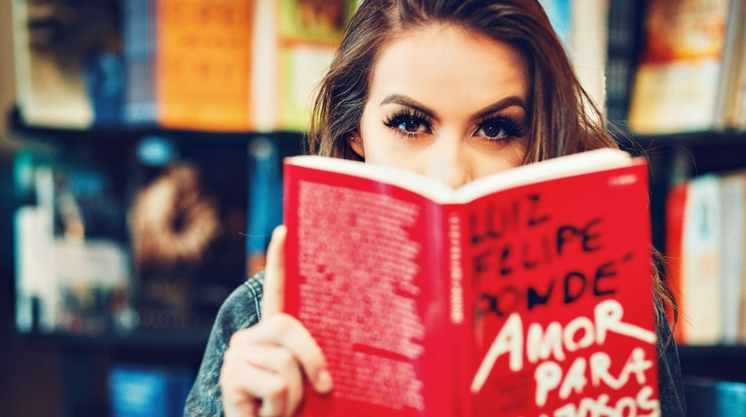 Weird girl lit: Μια αμφιλεγόμενη λογοτεχνική υποκατηγορία γραμμένη από γυναίκες για γυναίκες