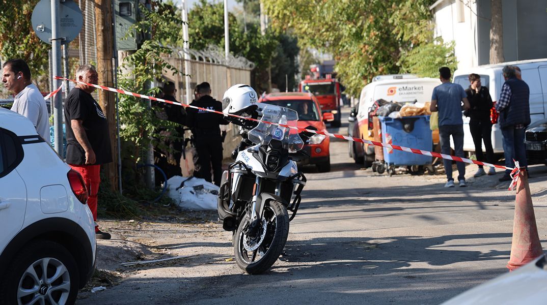 Φωτιά σε βιοτεχνίες στον Ελαιώνα – Προληπτική εκκένωση σε ακτίνα 400 μέτρων