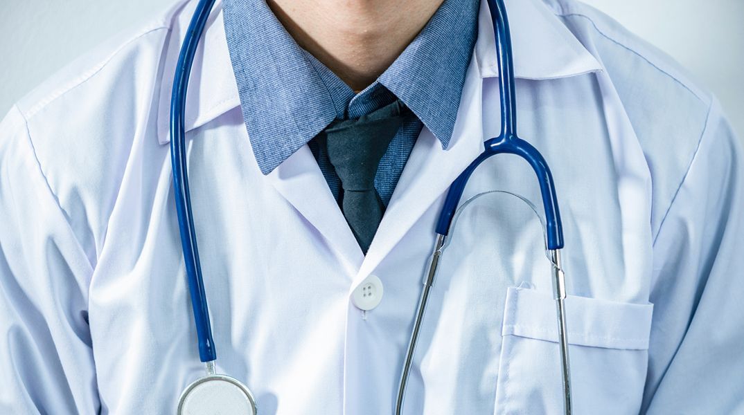 Συνελήφθη 52χρονος γυναικολόγος για πορνογραφία ανηλίκων: Εκατοντάδες φωτογραφίες και βίντεο στις συσκευές του