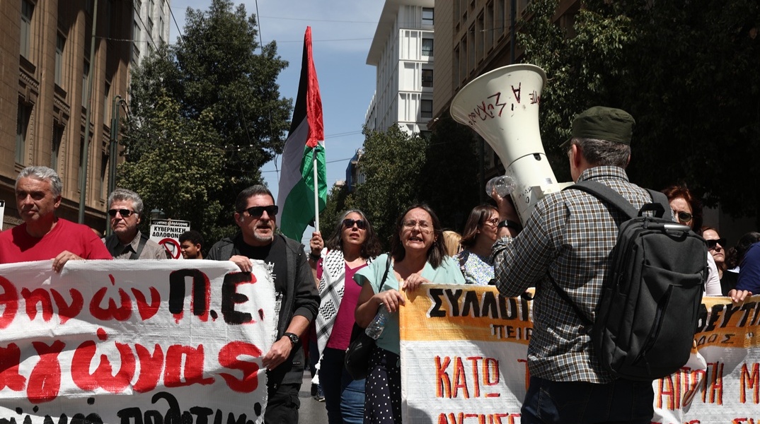 Στιγμιότυπο από τις απεργιακές κινητοποιήσεις της ΑΔΕΔΥ