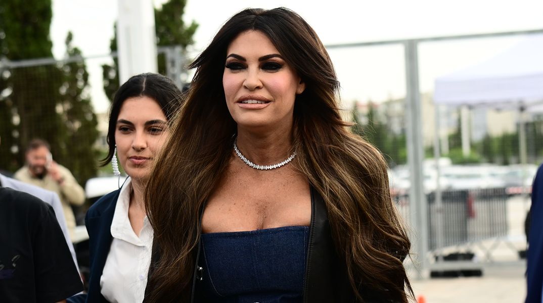 Τραμπ: Προβληματισμός για την Κίμπερλι Γκίλφοϊλ - Εξετάζεται η απομάκρυνσή της από την Αθήνα