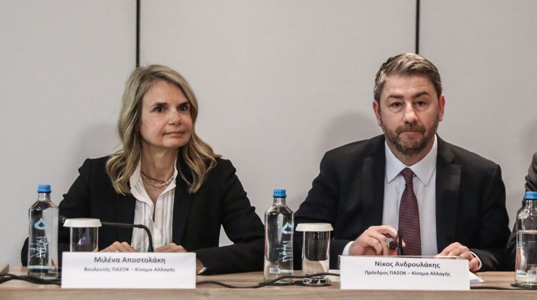 Το ΠΑΣΟΚ παρουσιάζει οκτώ παρεμβάσεις για το ιδιωτικό χρέος, με αιχμή τις 120 δόσεις, την προστασία δανειοληπτών και τις τραπεζικές χρεώσεις.