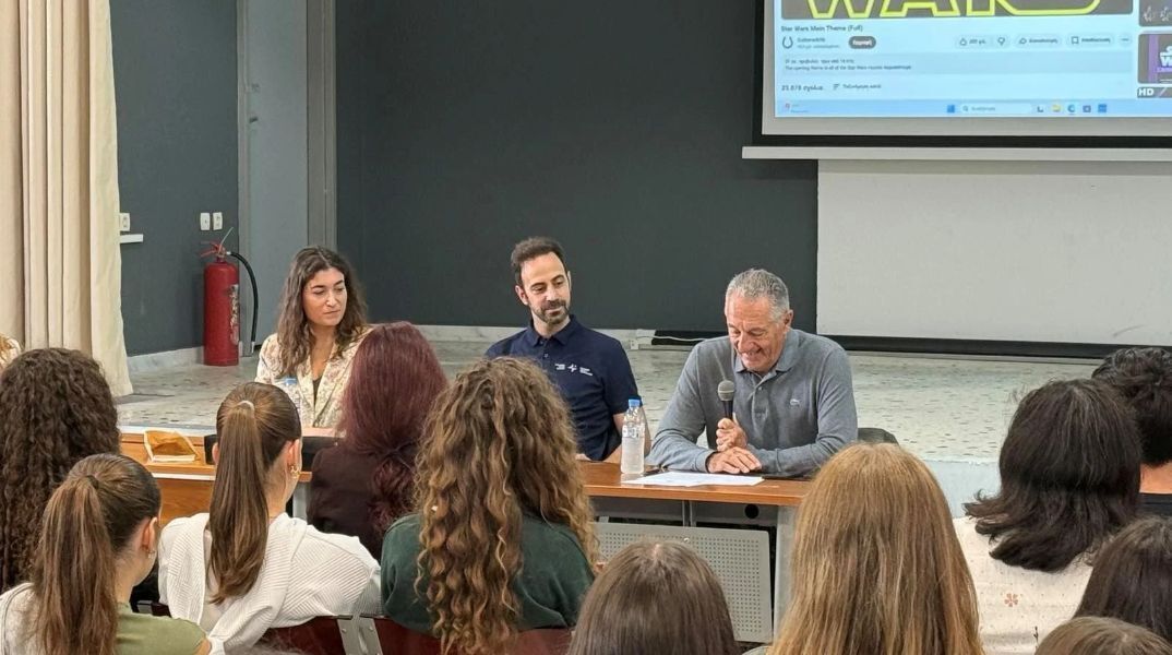 Ένας αστροναύτης στο Μενίδι: Ο Αδριανός Γολέμης σε 100 μαθητές - «Το αντίδοτο στον φόβο είναι η εμπιστοσύνη»