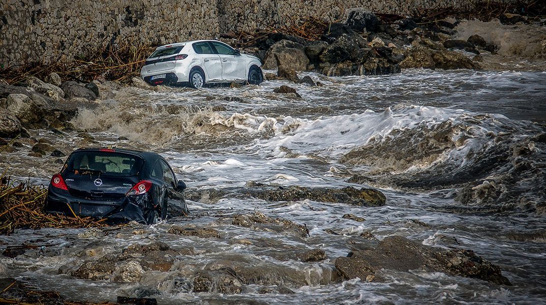  Σε κατάσταση έκτακτης ανάγκης η Ρόδος λόγω της κακοκαιρίας - Πάνω από 200 χιλιοστά βροχής σε 6,5 ώρες