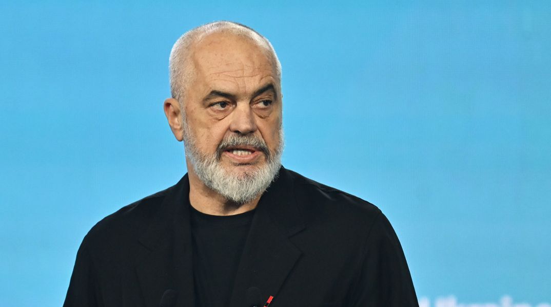 O Έντι Ράμα απαντά στους διαδηλωτές: Δεν θα παραιτηθώ - Οι κυβερνήσεις αλλάζουν με εκλογές