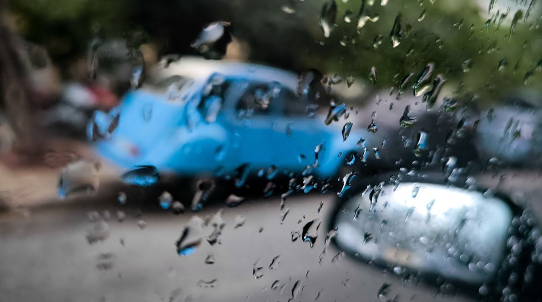Καιρός: Πέφτει η θερμοκρασία την Παρασκευή - Πού θα σημειωθούν βροχές και καταιγίδες 