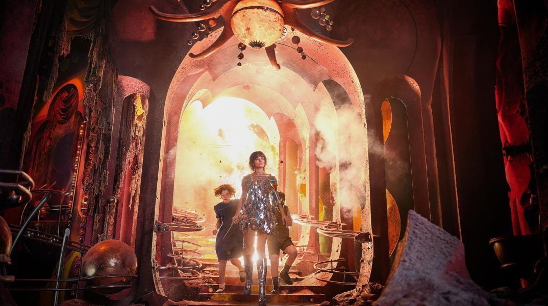 Το Netflix αποκάλυψε το πρώτο τρέιλερ της νέας ταινίας «Νάρνια» της Γκρέτα Γκέργουιγκ, με μουσική υπόκρουση το «Stairway to Heaven» των Led Zeppelin.