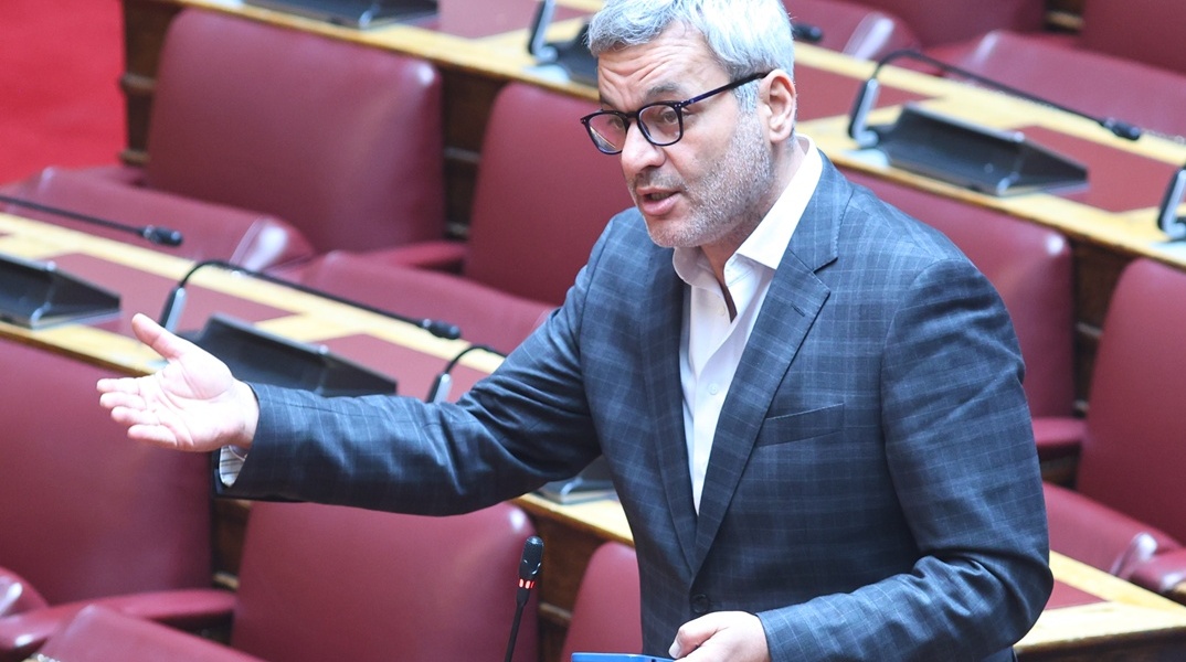 Χάρης Μαμουλάκης