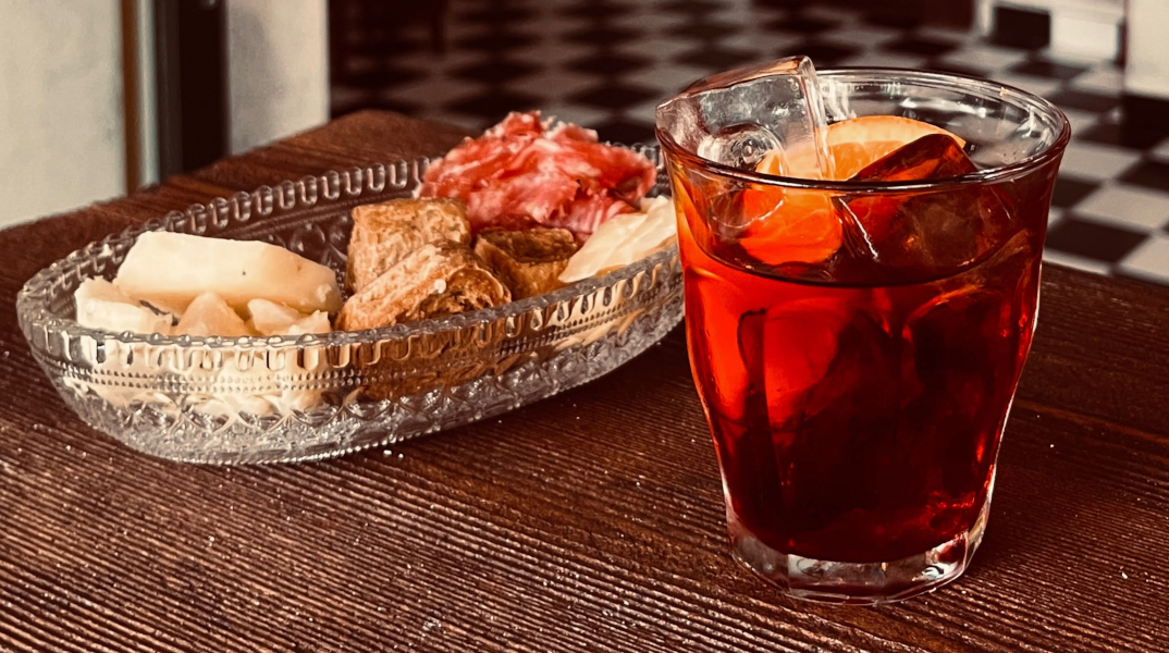 Aperitivo και ιταλικός μεζές στο Magdalena στο Παγκράτι