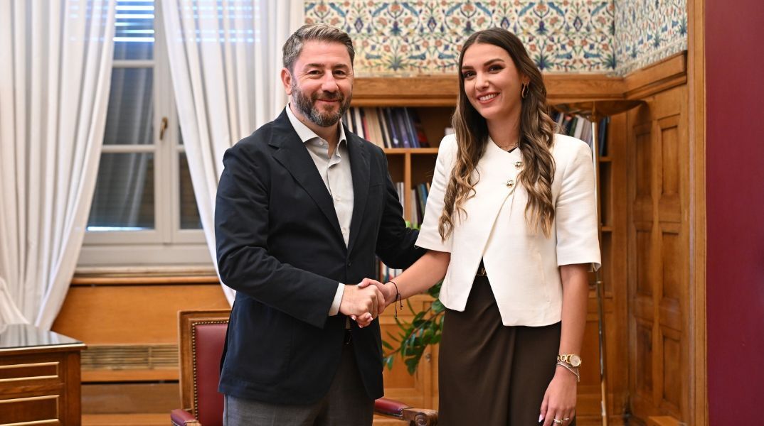 Η Μυρτώ Κοροβέση, εκλεγμένη με τον ΣΥΡΙΖΑ,  προσχώρησε στην Κοινοβουλευτική Ομάδα του ΠΑΣΟΚ-ΚΙΝΑΛ μετά τη συνάντησή της με τον Νίκο Ανδρουλάκη 