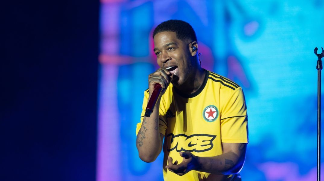 Ο Kid Cudi ανακοίνωσε τη βιογραφική ταινία «Jean» για τη ζωή του Ζαν-Μισέλ Μπασκιά, αναλαμβάνοντας το σενάριο, τη σκηνοθεσία και τον πρωταγωνιστικό ρόλο.