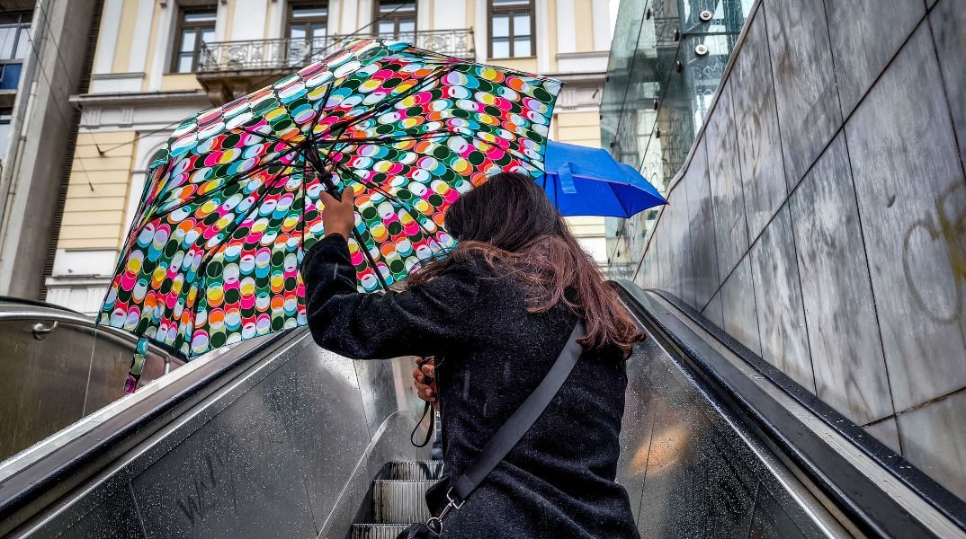 Συστάσεις προς τους πολίτες εξέδωσε η Πολιτική Προστασία για τη λήψη μέτρων προστασίας ενόψει των επικίνδυνων καιρικών φαινομένων.