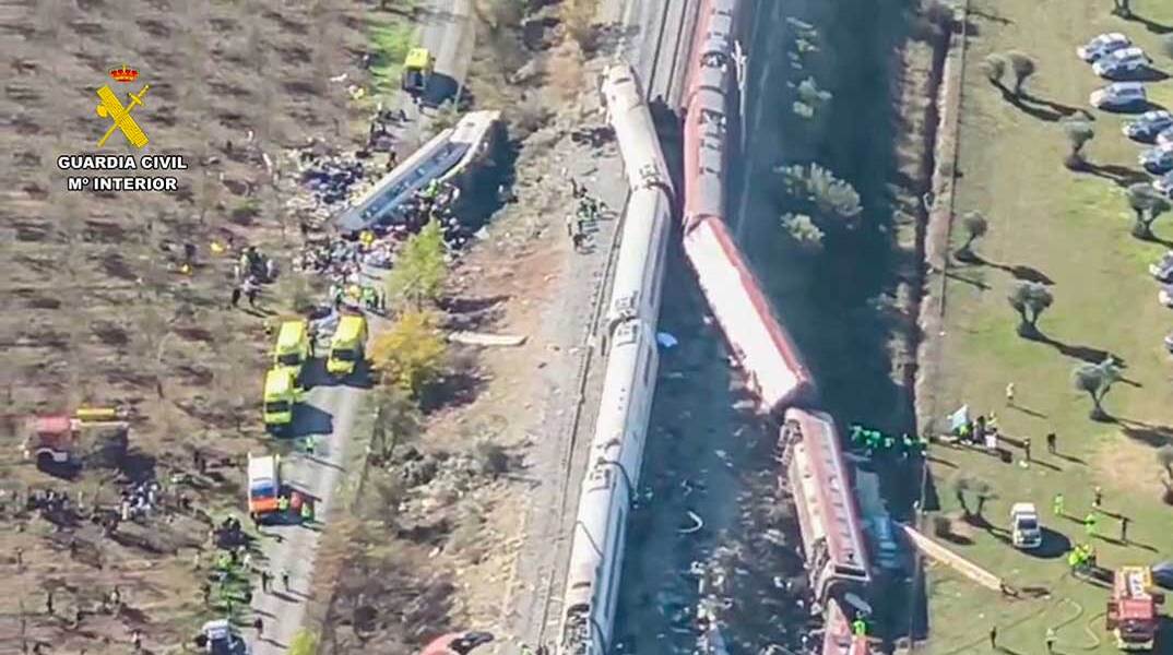 Πολύνεκρη σύγκρουση τρένων στην Ισπανία