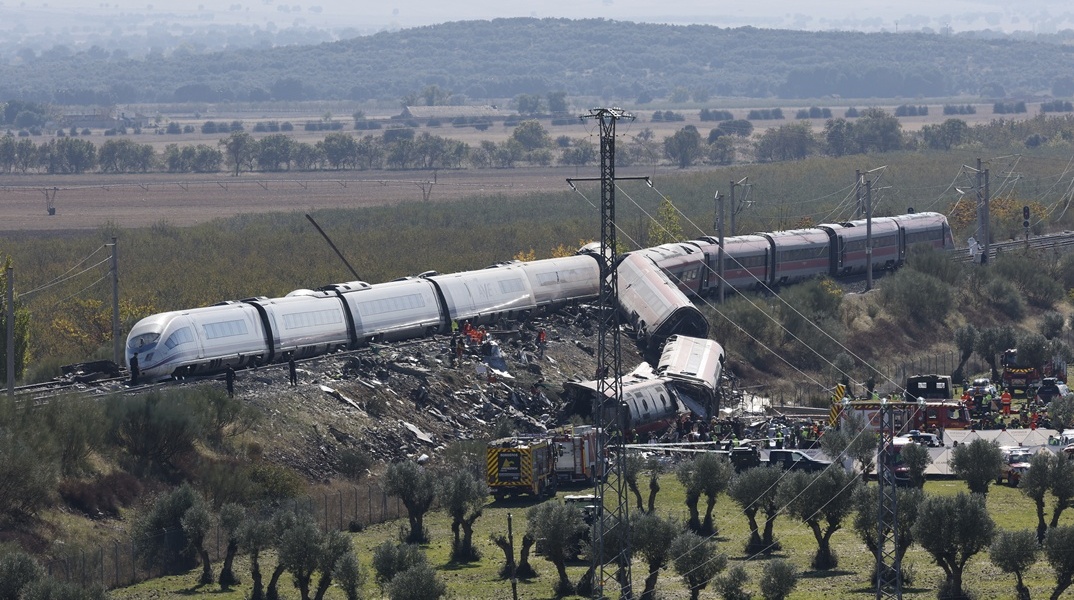 Το σημείο της σύγκρουσης των δύο τρένων στην Ισπανία