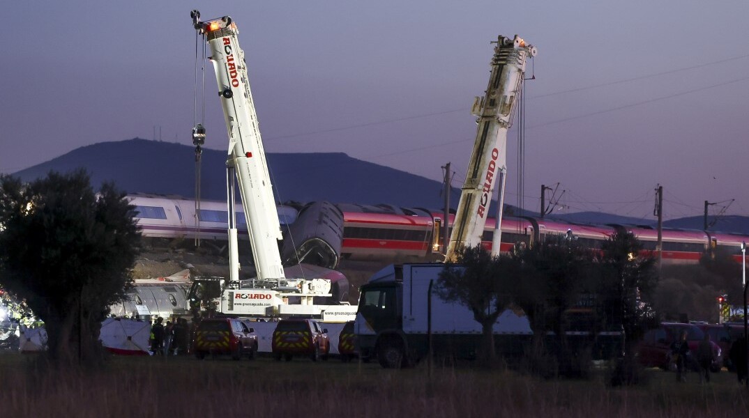 Πολύνεκρη σύγκρουση τρένων στην Ισπανία