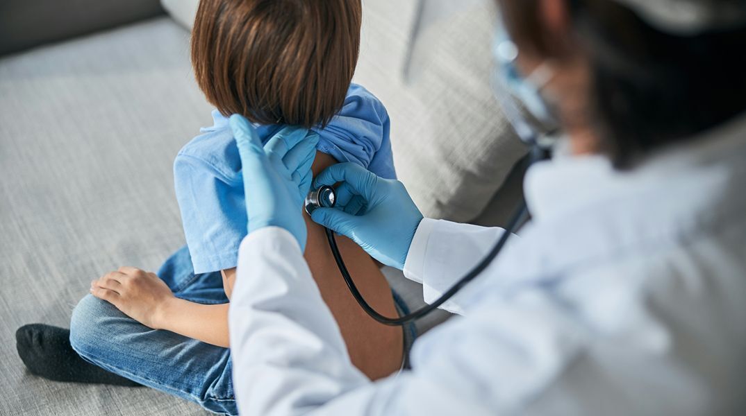Οργή στην Κίνα: Νοσηλευτής χρησιμοποίησε την ίδια βελόνα σε 78 μαθητές για τεστ φυματίωσης