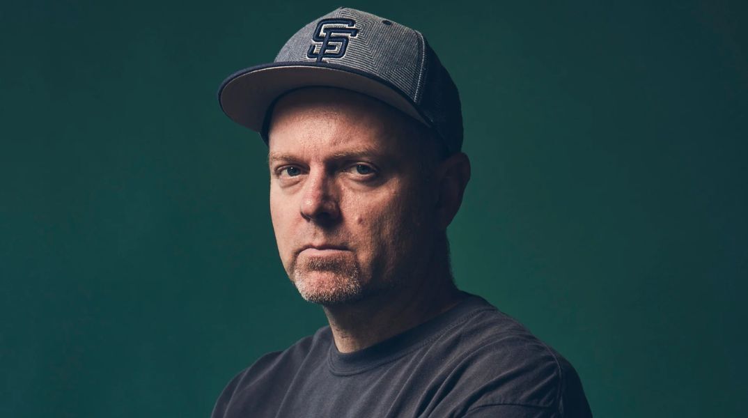 Ο DJ Shadow γιορτάζει τα 30 χρόνια του ιστορικού άλμπουμ «Endtroducing» με νέα επανέκδοση στις 18 Σεπτεμβρίου και μια μεγάλη επετειακή περιοδεία
