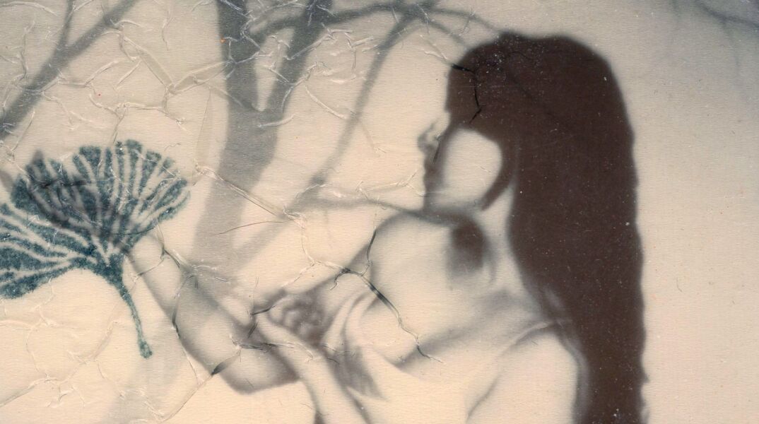 EROS: Η ανεπανάληπτη στιγμή του έρωτα μέσα από την Polaroid