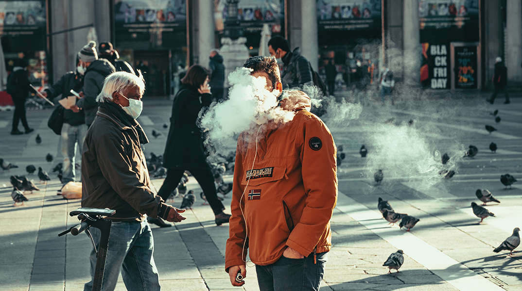 Ιταλία: Η αυξητική τάση των καπνιστών και οι νέες απαγορεύσεις