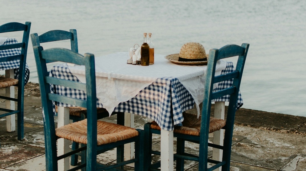 Τραπεζοκαθίσματα ταβέρνας