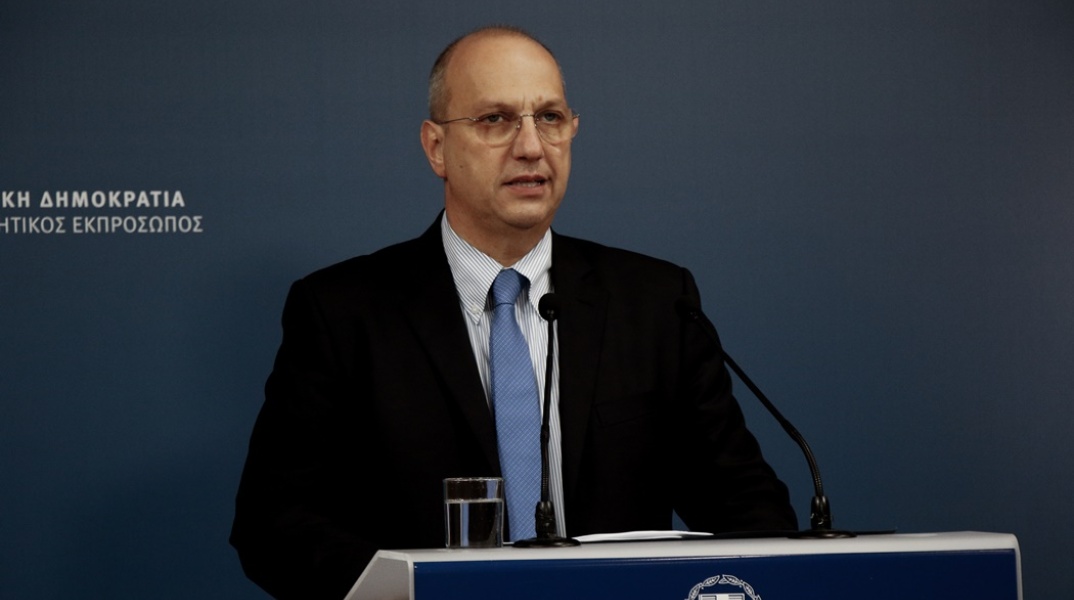 Ο κυβερνητικός εκπρόσωπος, Γιάννης Οικονόμου